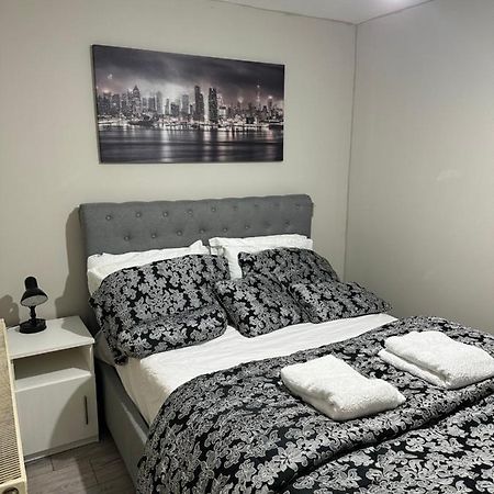 Beautiful Hoe Street First Floor One Bedroom Apartment B Walthamstow London Exteriör bild