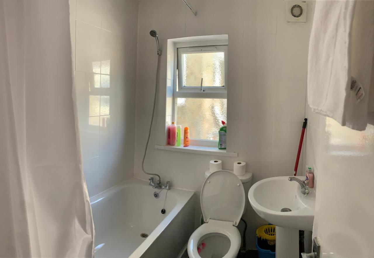 Beautiful Hoe Street First Floor One Bedroom Apartment B Walthamstow London Exteriör bild