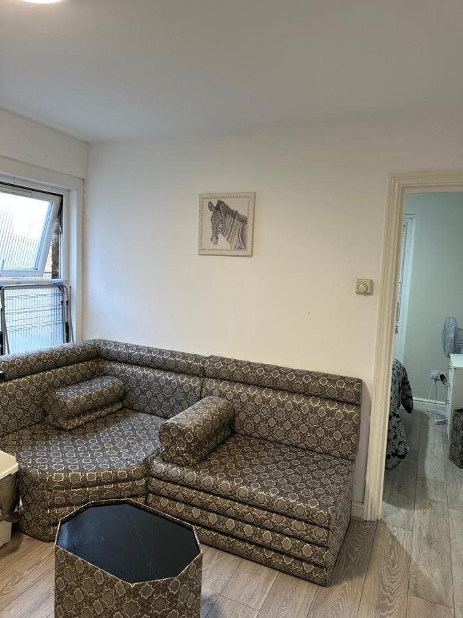 Beautiful Hoe Street First Floor One Bedroom Apartment B Walthamstow London Exteriör bild